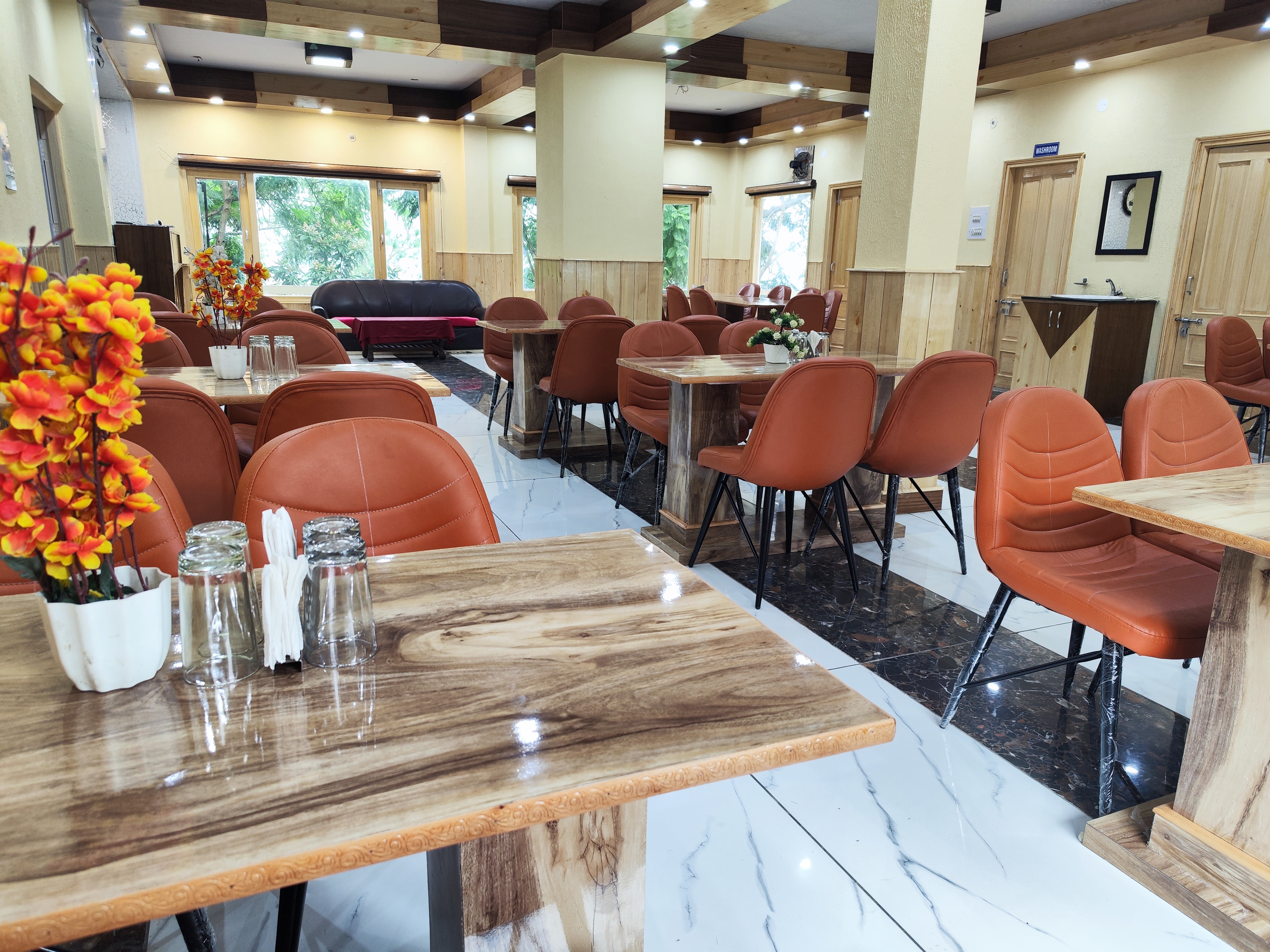 HOTEL JANNAT ROOMS AND BAR VIEW