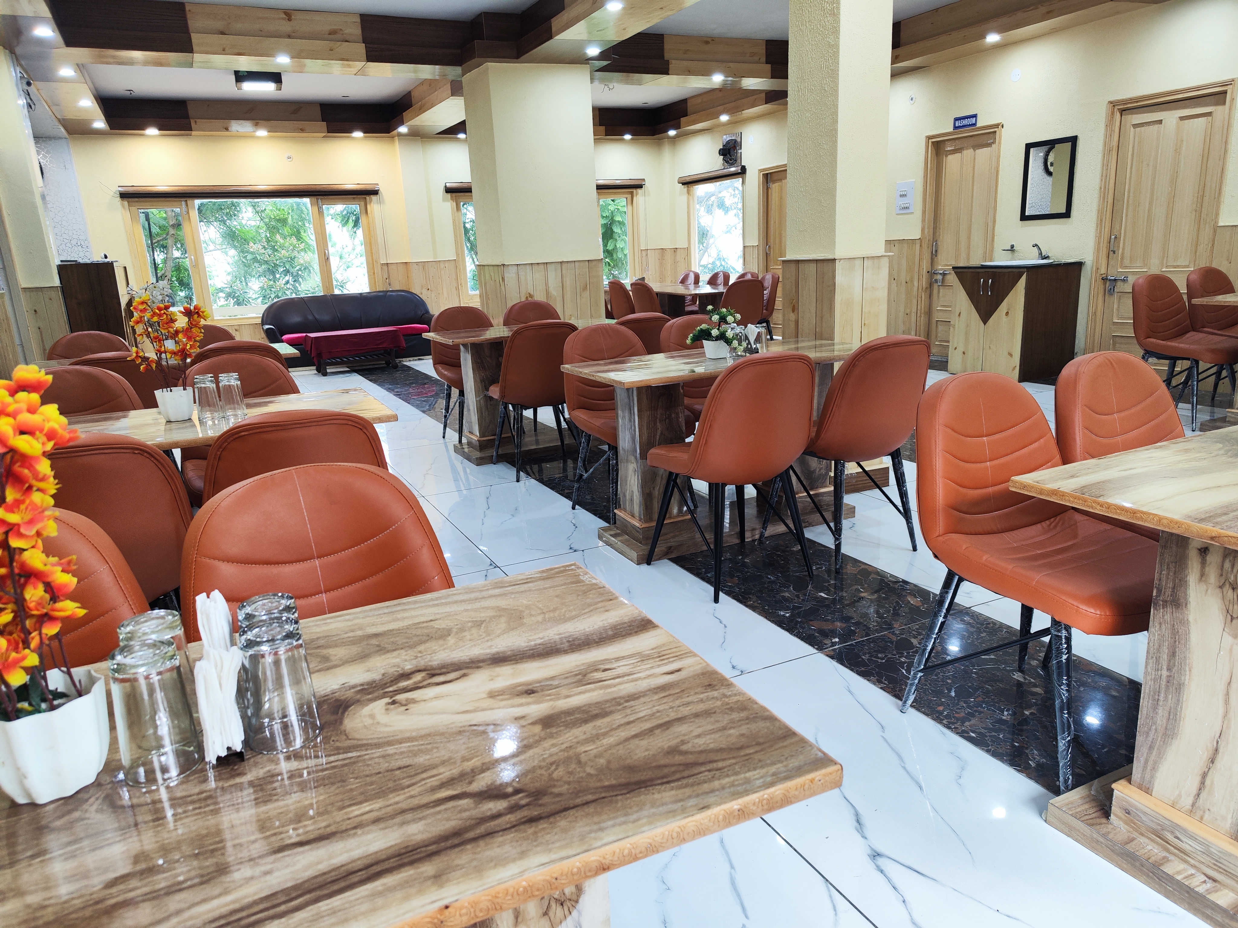 HOTEL JANNAT ROOMS AND BAR VIEW